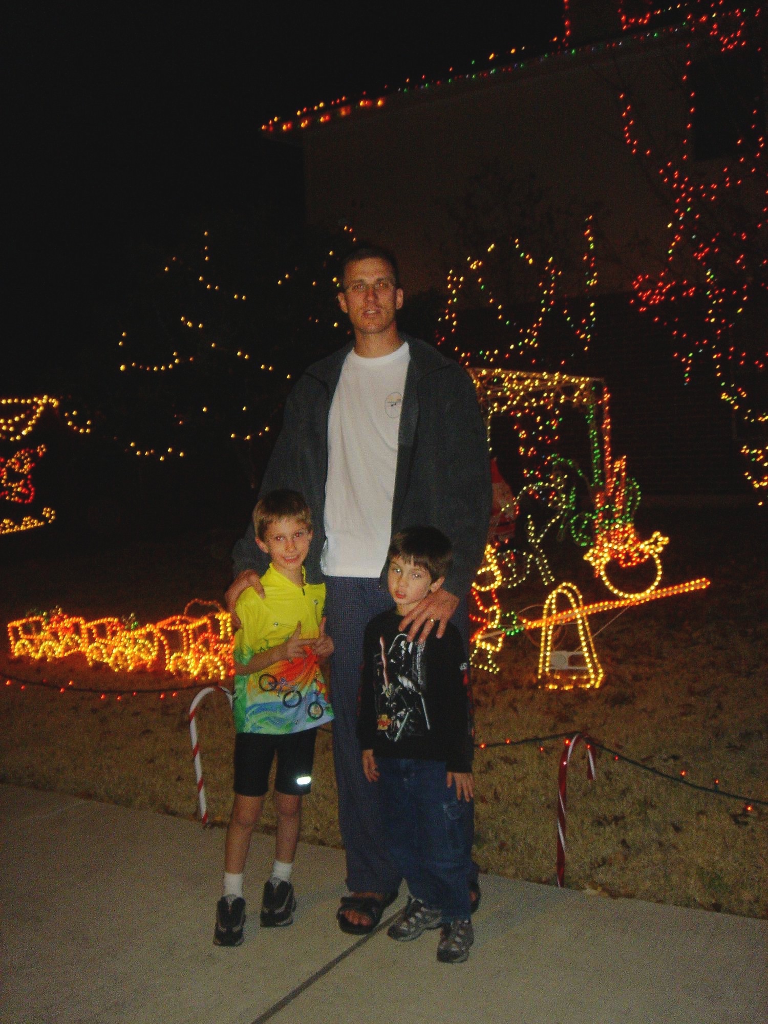2005-12-26-143 Windemere Lights PF.jpg